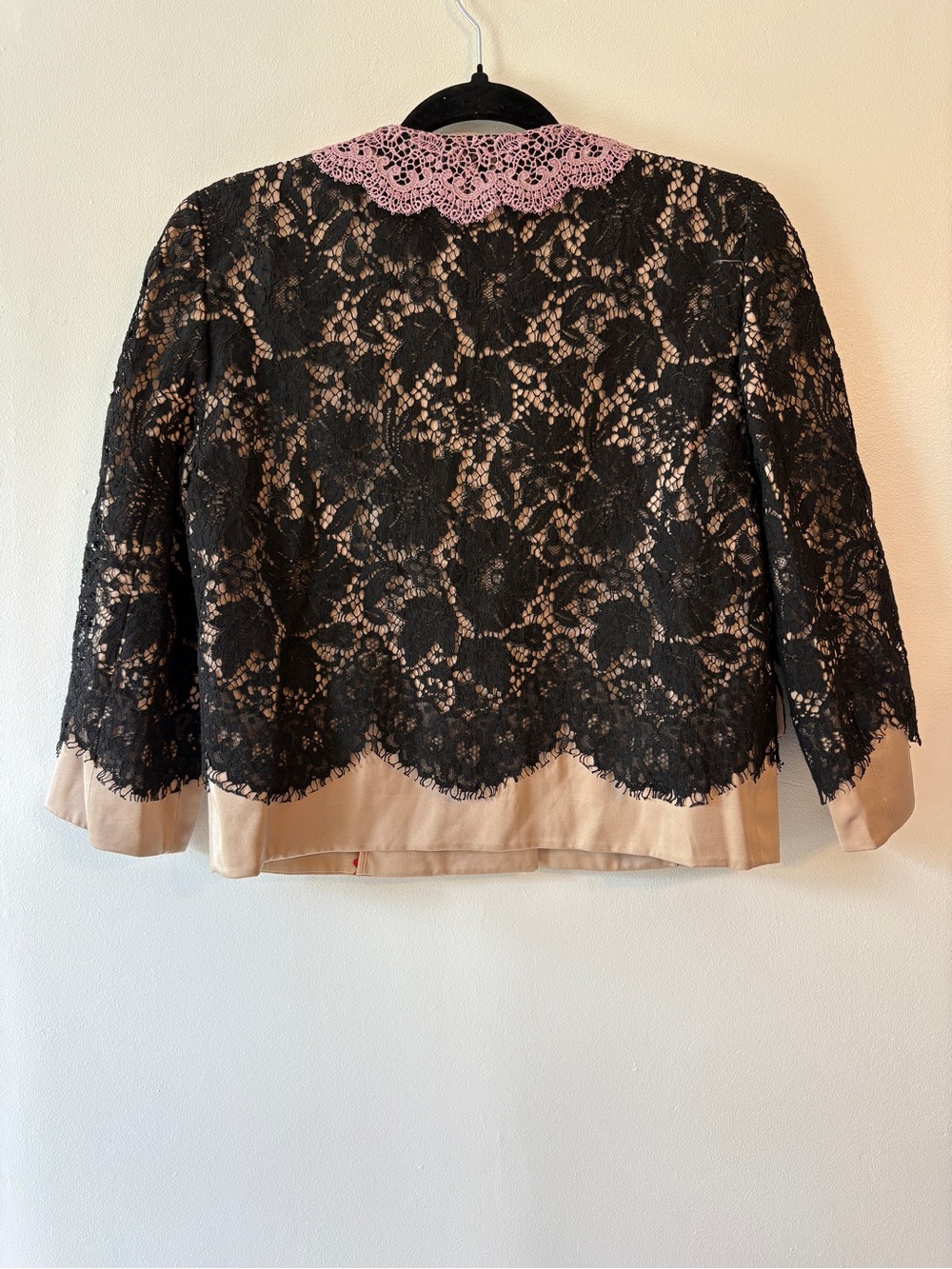 GUCCI Black Lace Cropped Jacket Silk Lined Pink Crochet Collar Italy IT 40 - Picture 8 of 14